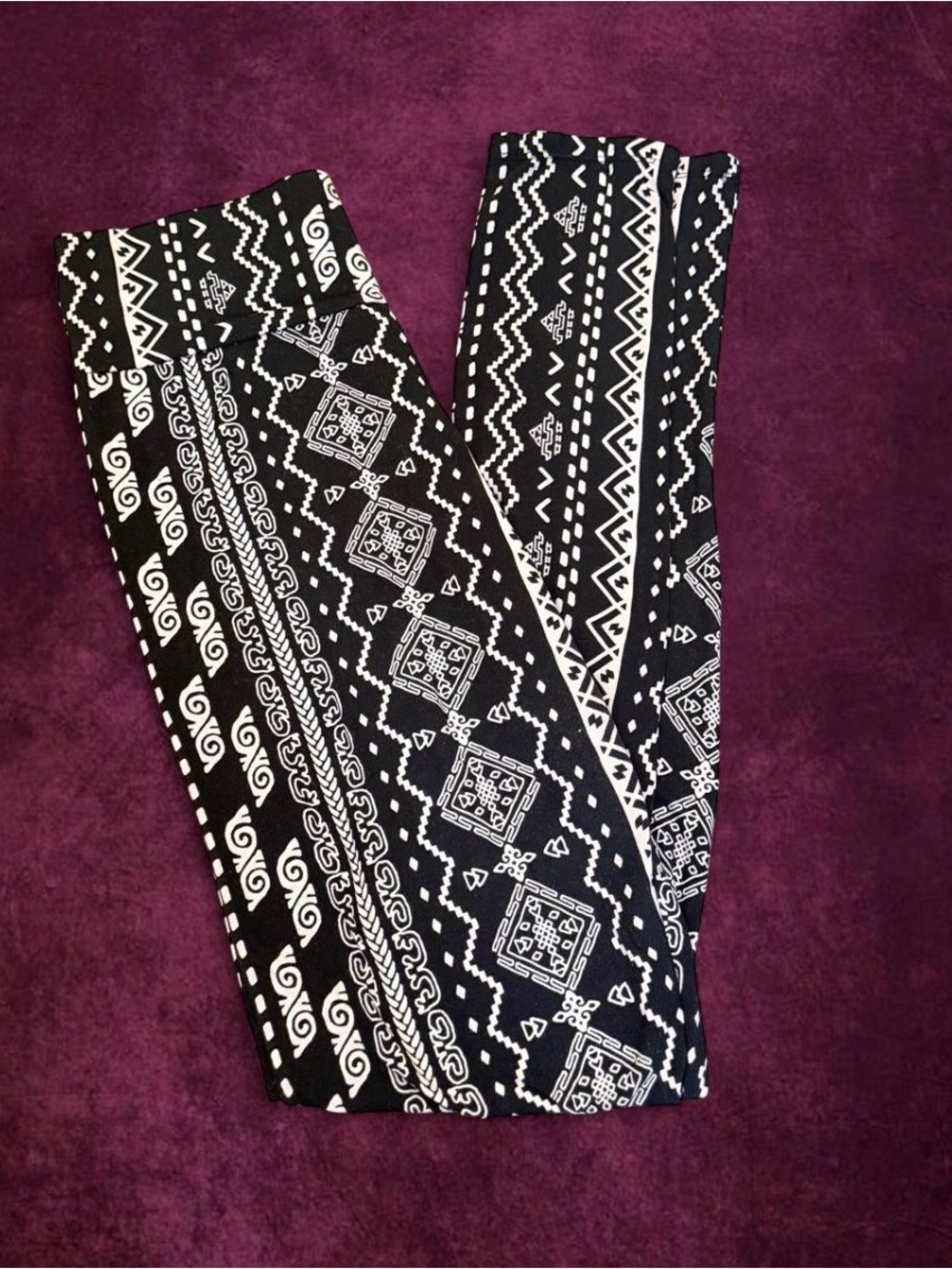Black & Beige Patterned Leggings